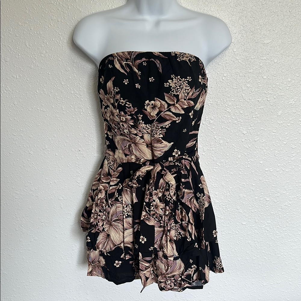 Black and Cream Ruffled Sweetheart Jumpsuit Size Small - Picture 2 of 13